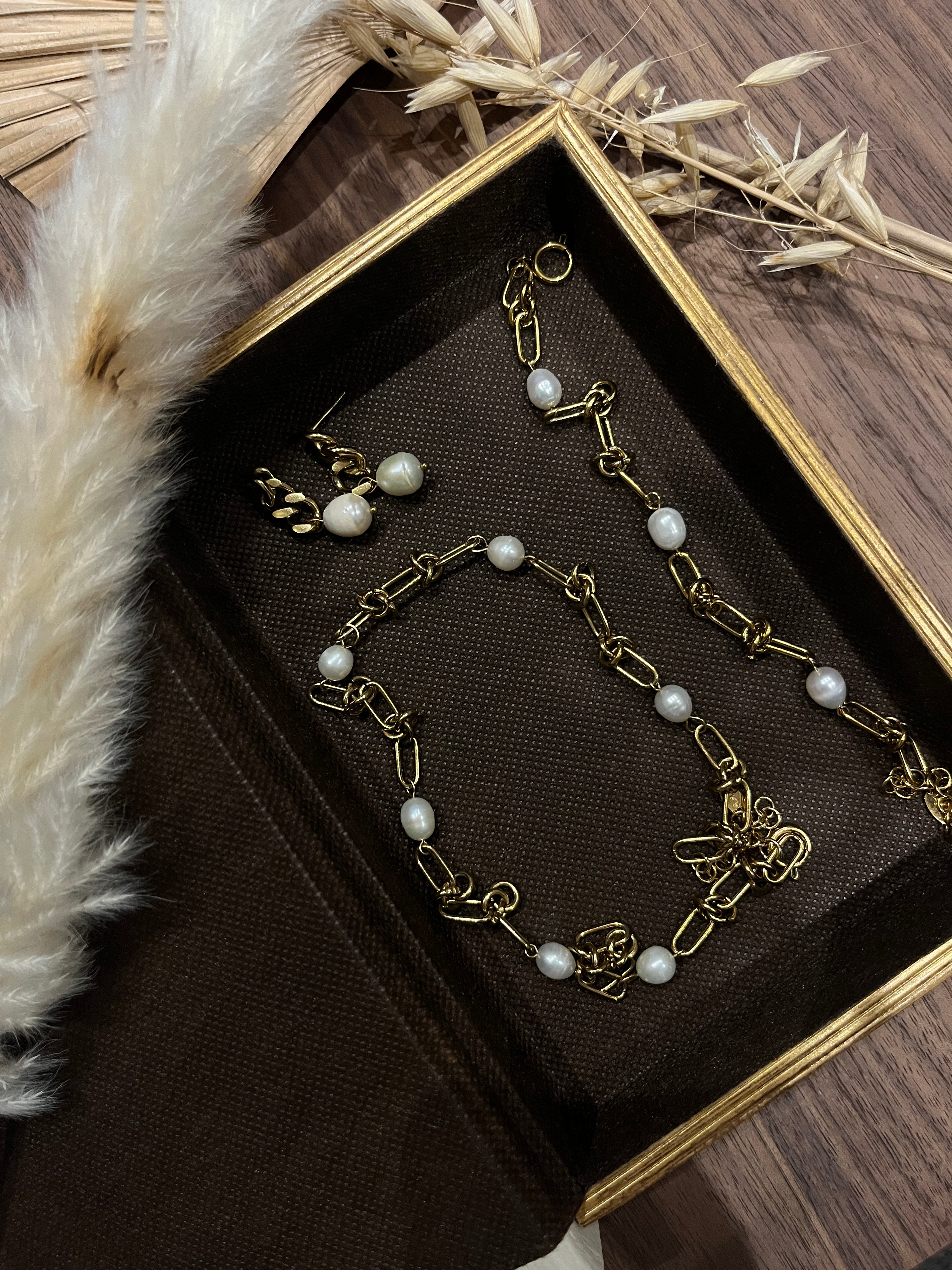 The Pearl Chain Collection