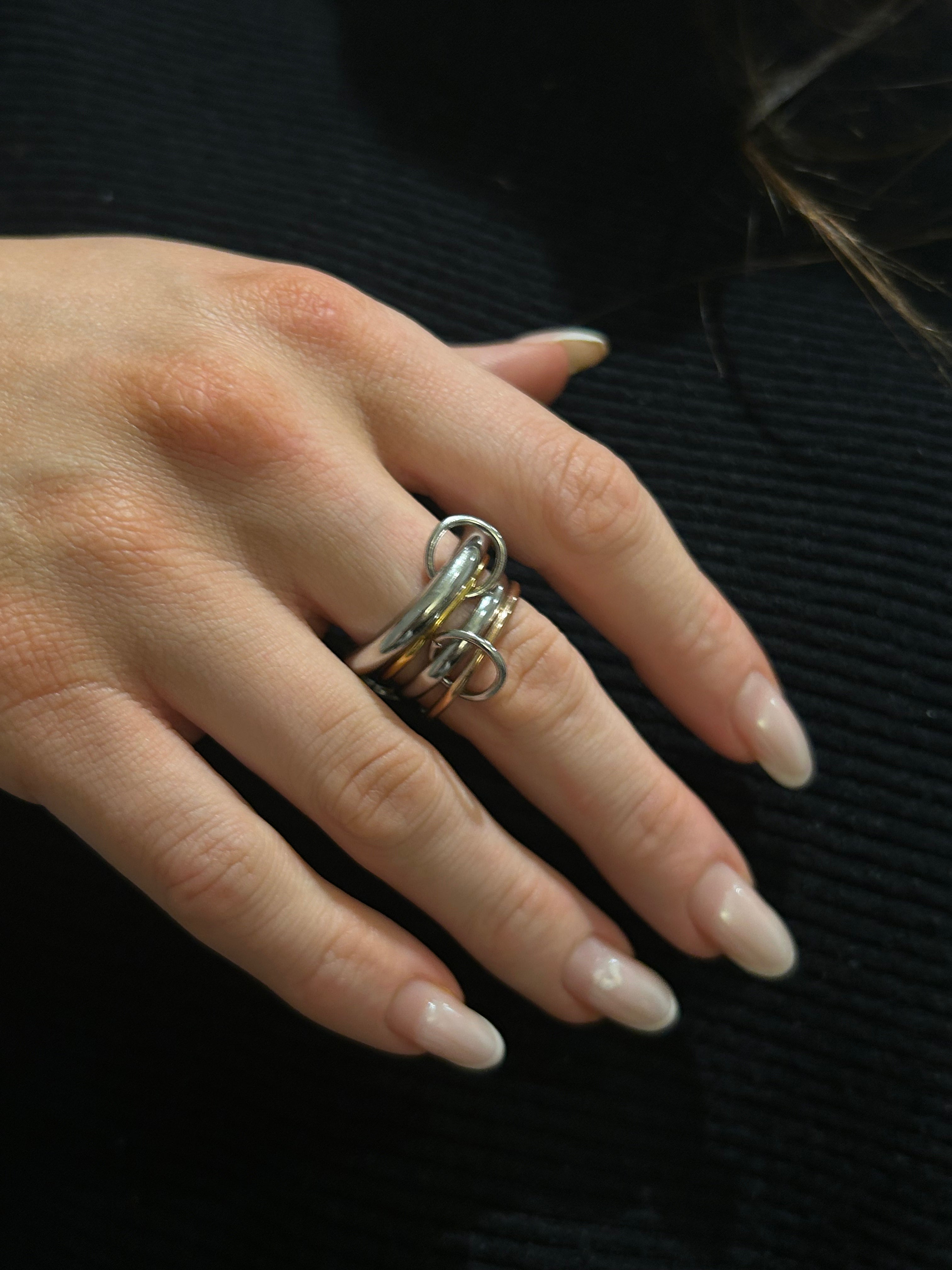 The Double Dutch Ring